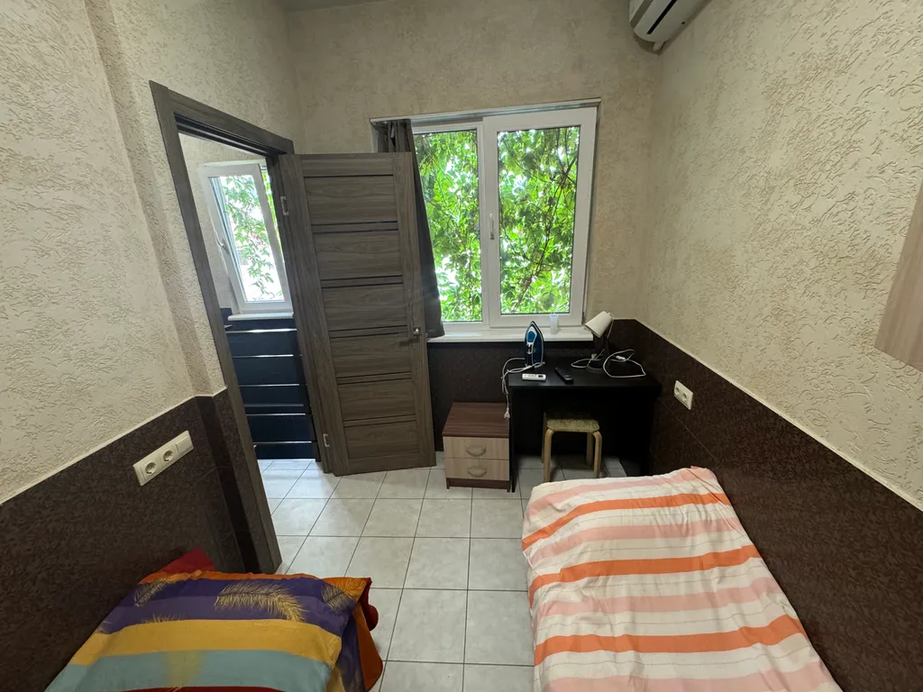 Квартира двухкомнатная на улице Красноармейской, 35 м², Алушта — спальня, фото 3