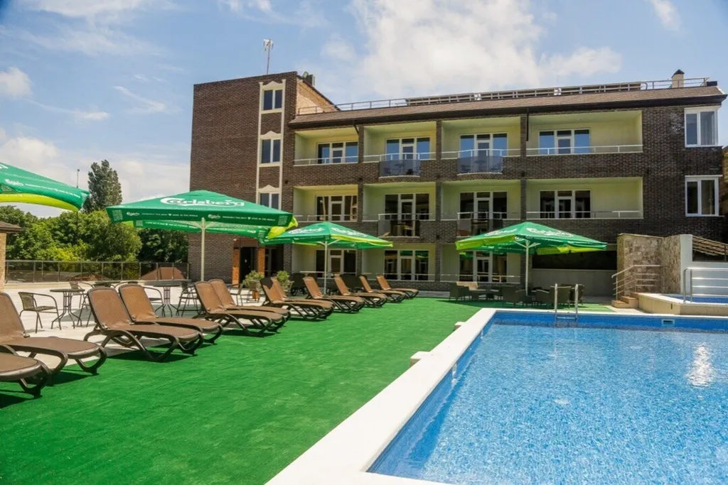 Двухместный номер с 1 кроватью Junior suite executive с террасой и видом на море — общий вид