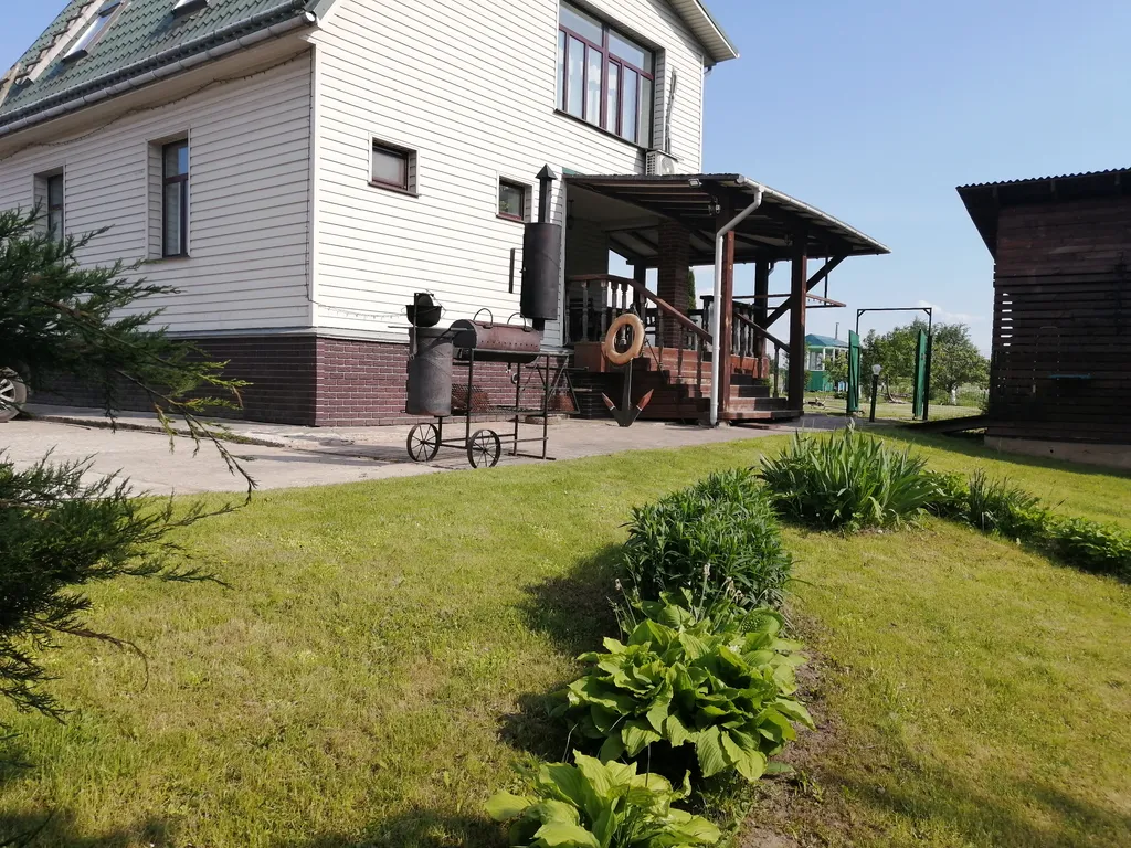 Дом 10-местный в деревни Ворониче, 120 м², Пушкинские Горы — двор, фото 7