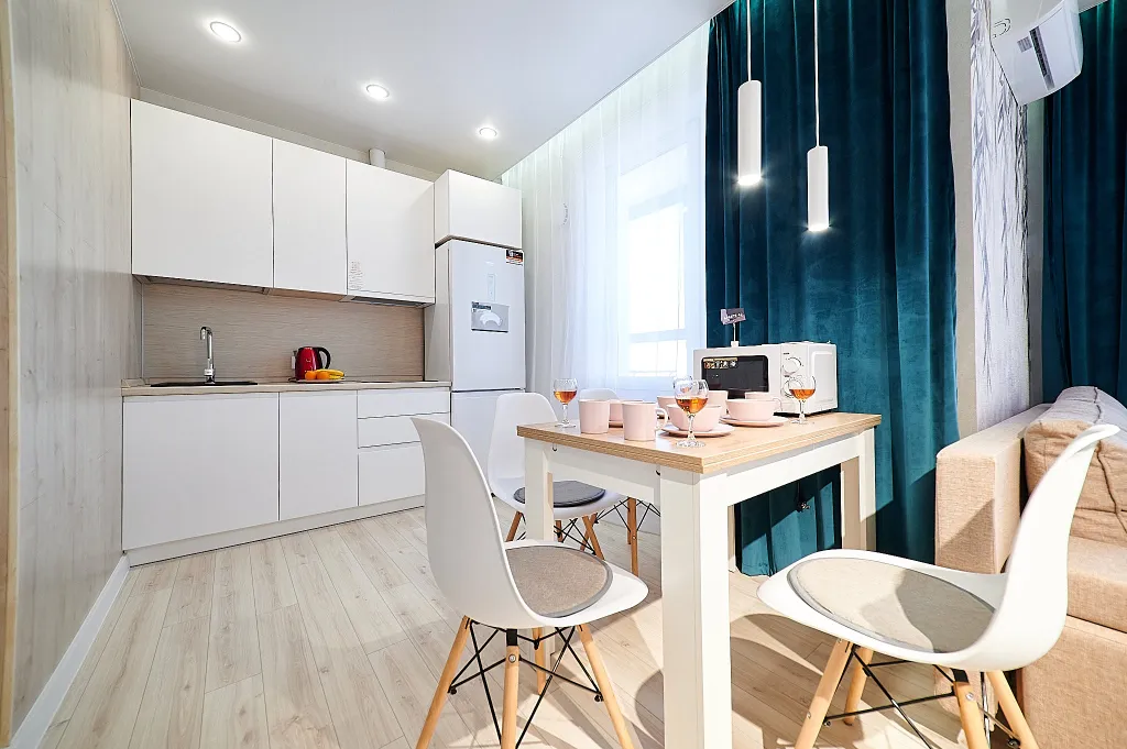 Студия однокомнатная на улице Краснополянской, 55 м², Киров — кухня, фото 6