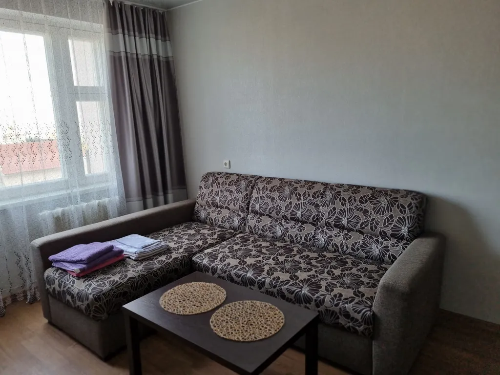 Квартира двухкомнатная на улице Коммунальной, 58 м², Псков — фото 2