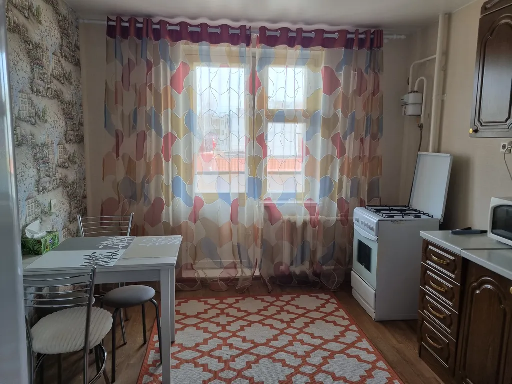 Квартира двухкомнатная на улице Коммунальной, 58 м², Псков — фото 7