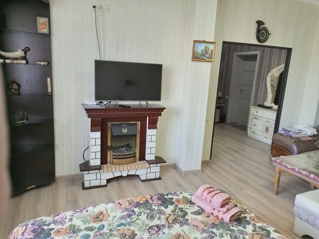 Двухместный с 1 кроватью первой категории стандарт с двуспальной кроватью (queen size) — детали
