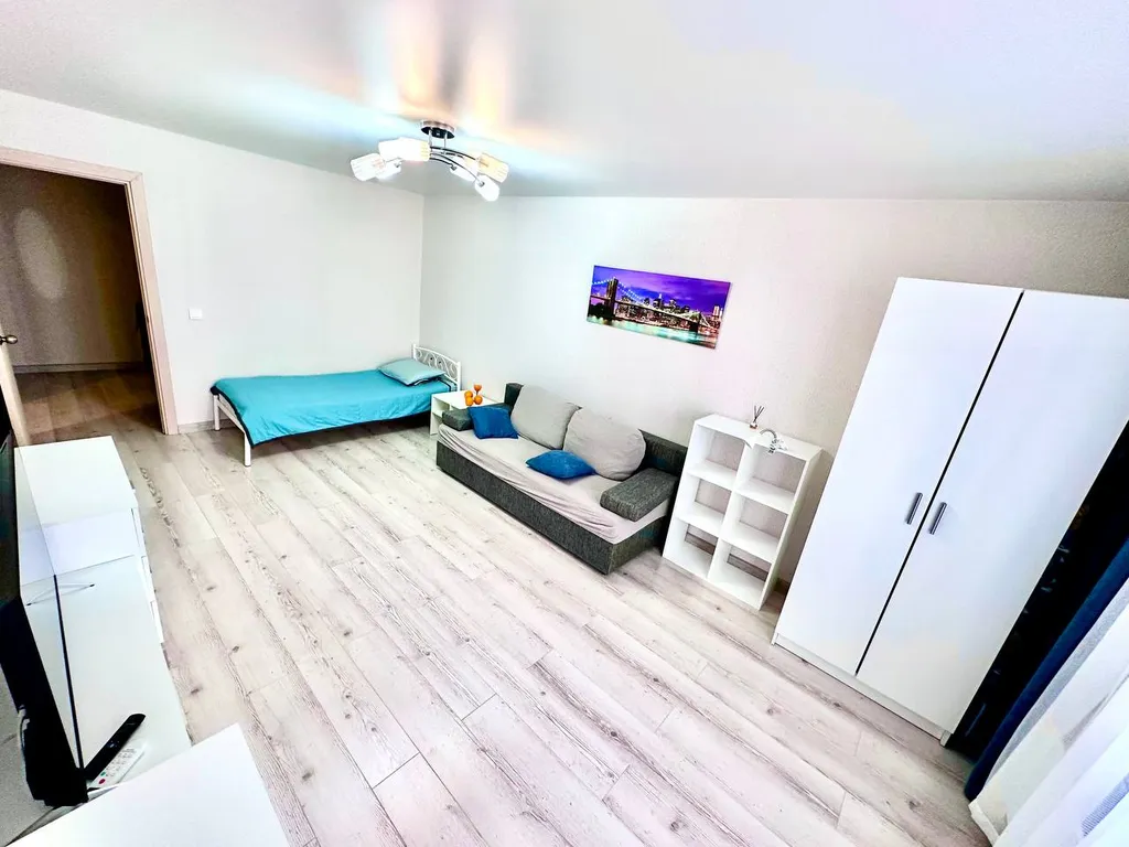 Квартира трёхкомнатная на улице Ленина, 70 м², Анапа — фото 13