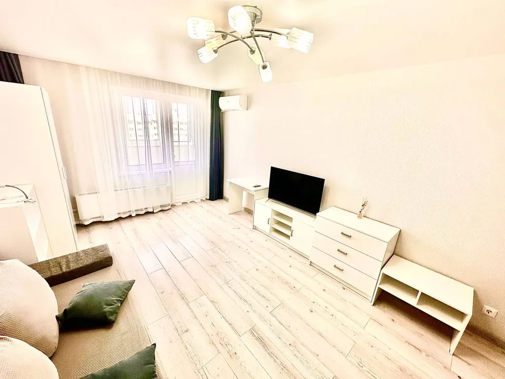 Квартира трёхкомнатная на улице Ленина, 70 м², Анапа — фото 15