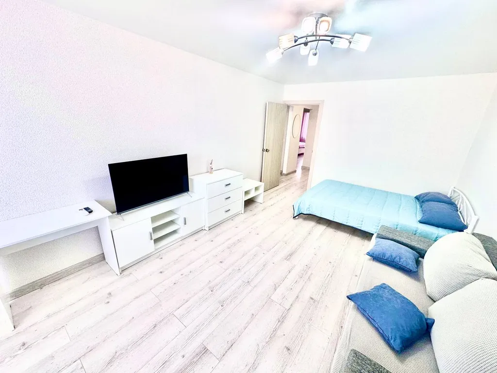 Квартира трёхкомнатная на улице Ленина, 70 м², Анапа — фото 16