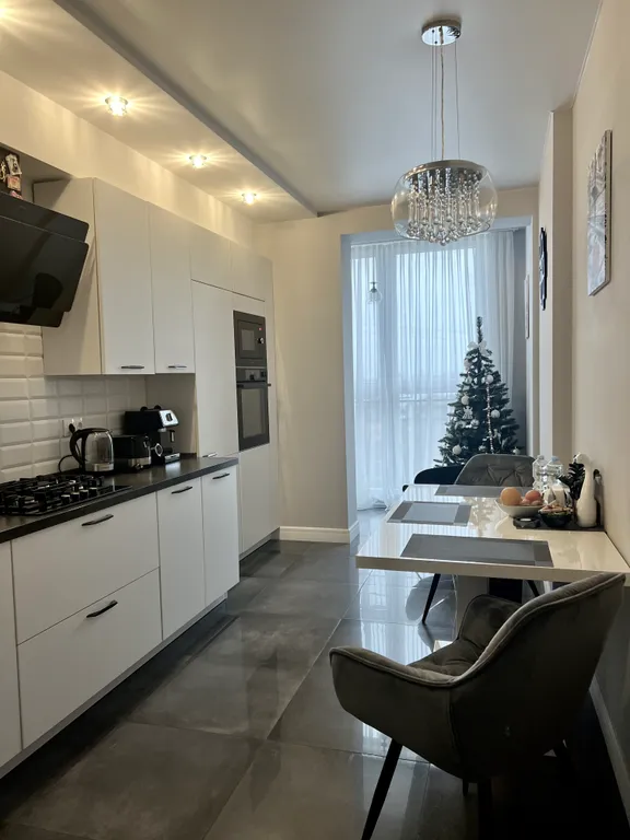 Апартаменты однокомнатные в Ленинградском, 53 м², Калининград — кухня