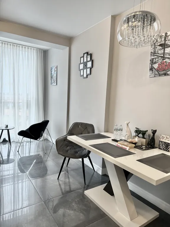 Апартаменты однокомнатные в Ленинградском, 53 м², Калининград — кухня, фото 2