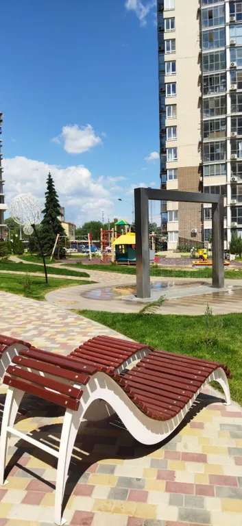 Квартира однокомнатная в Дзержинском, 40 м², Волгоград — двор