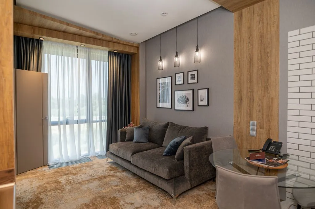 Роскошный Бизнес Люкс с ванной и кухней-гостиной — Loft Hotel&Spa, фото 2 из 5