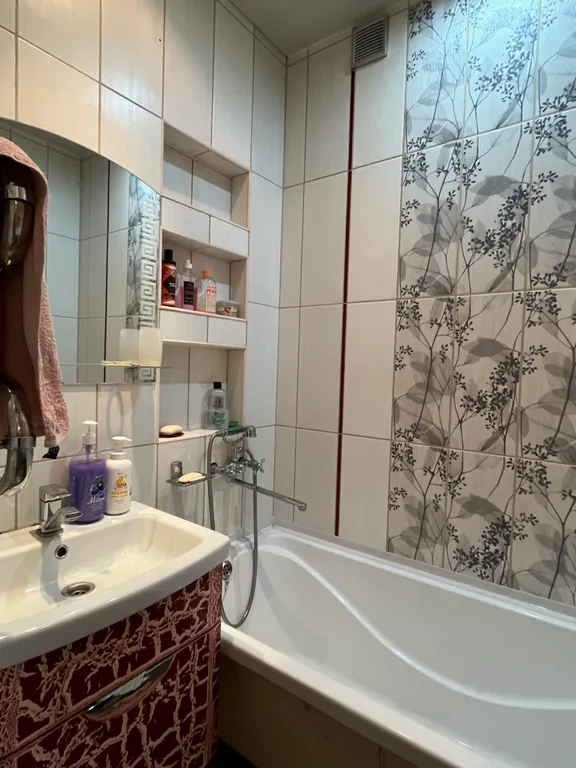 Квартира двухкомнатная в Краснооктябрьском, 45 м², Волгоград — ванная комната