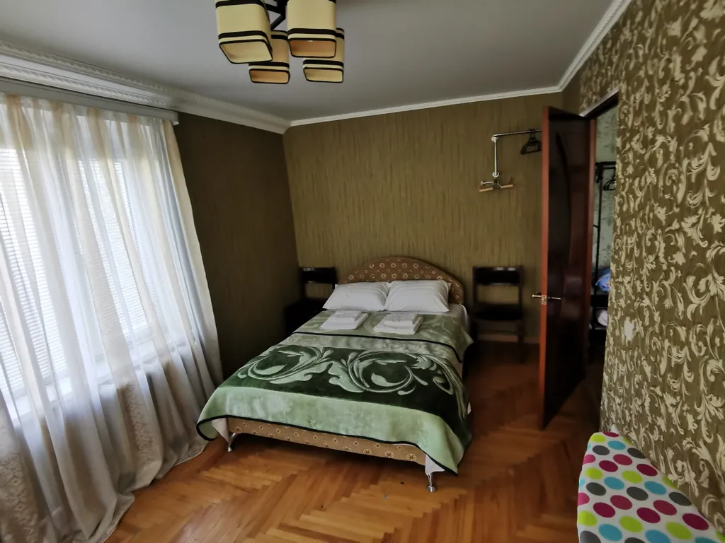 Квартира двухкомнатная на проспекте 40 лет Октября, 52 м², Пятигорск — спальня, фото 7