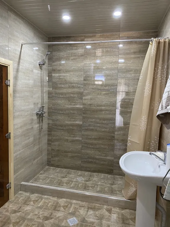 Дом 6-местный в СТ Зари, 90 м², Дербент — ванная комната