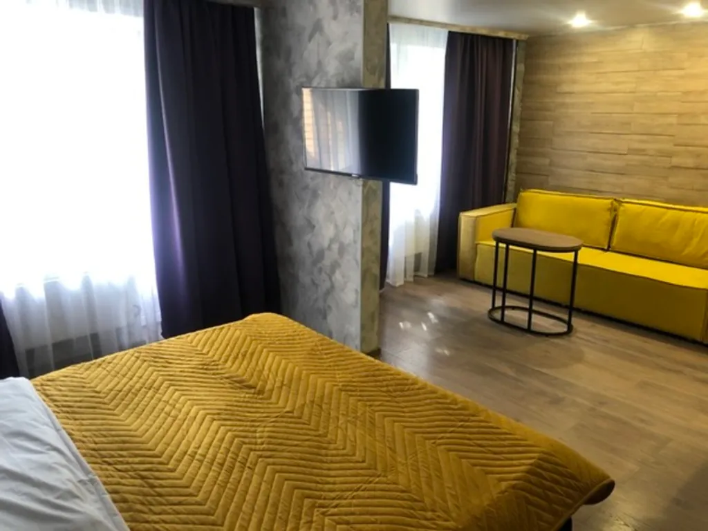 Четырёхместный номер люкс с балконом