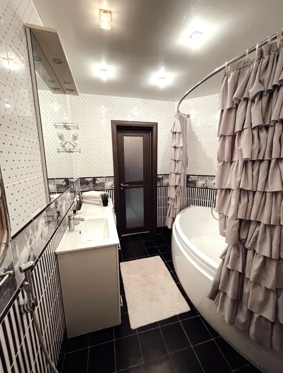 Квартира однокомнатная на шоссе Солотчинском, 50 м², Рязань — ванная комната, фото 3