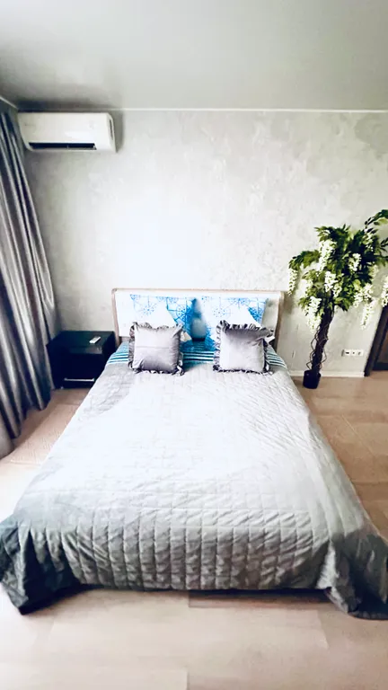 Квартира однокомнатная на шоссе Солотчинском, 50 м², Рязань — спальня, фото 8