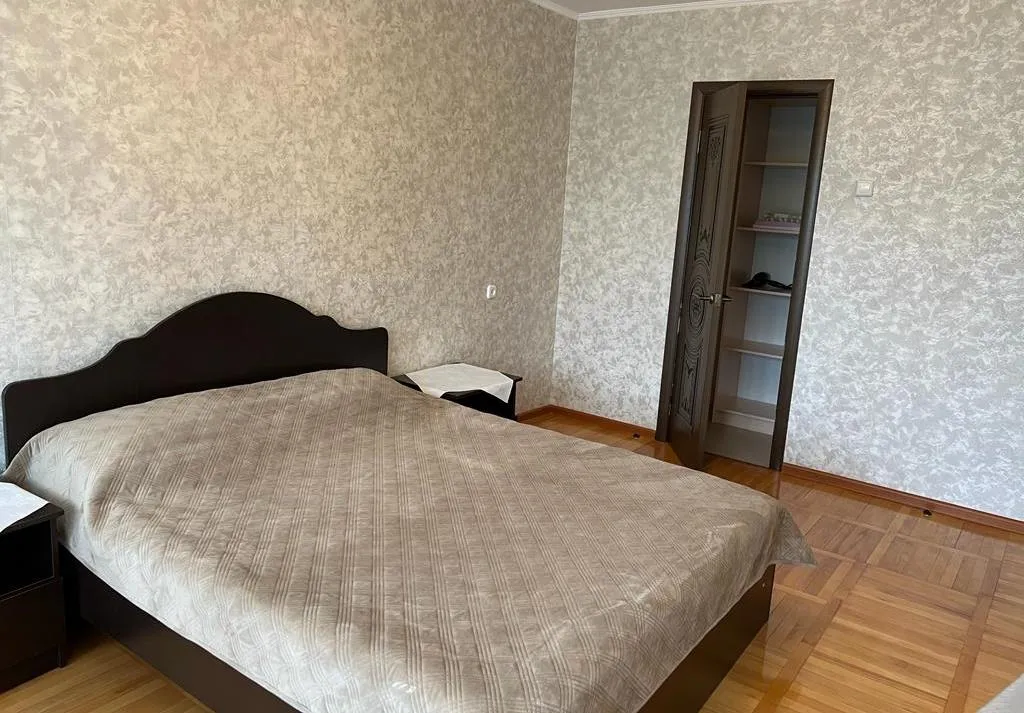 Современная трехкомнатная квартира в центре, Ессентуки — фото 4