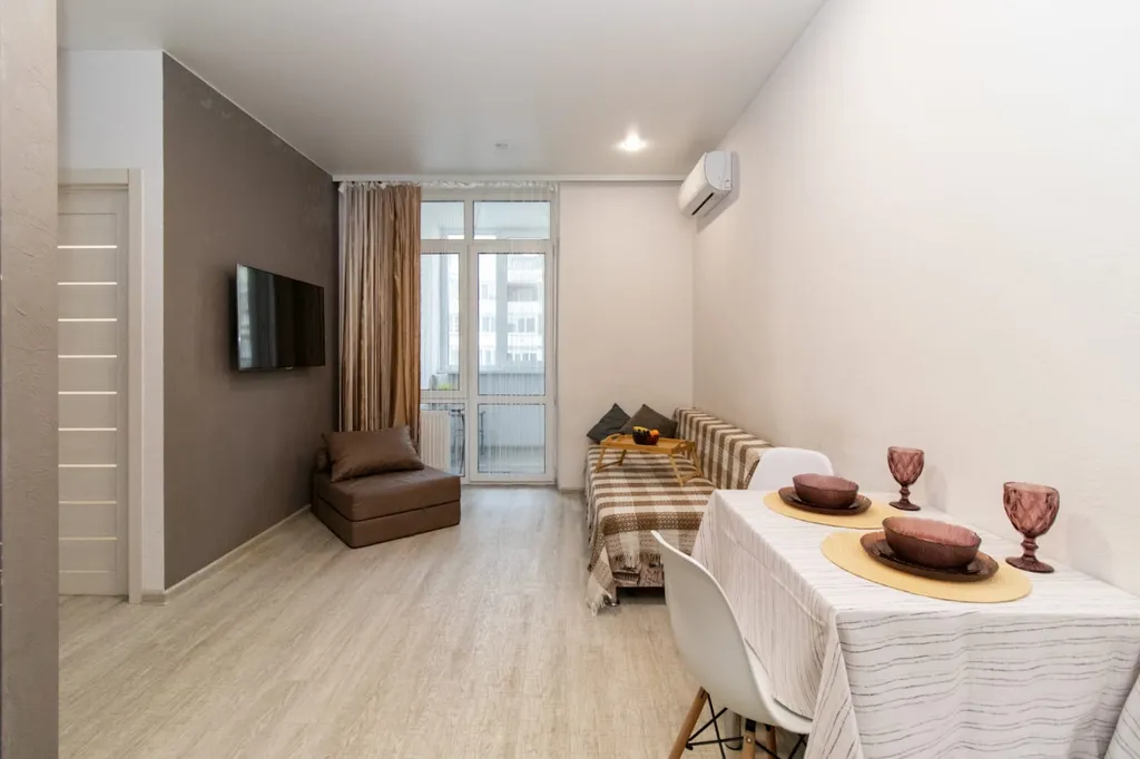 Квартира однокомнатная на улице Пархоменко, 40 м², Тюмень — спальня, фото 2
