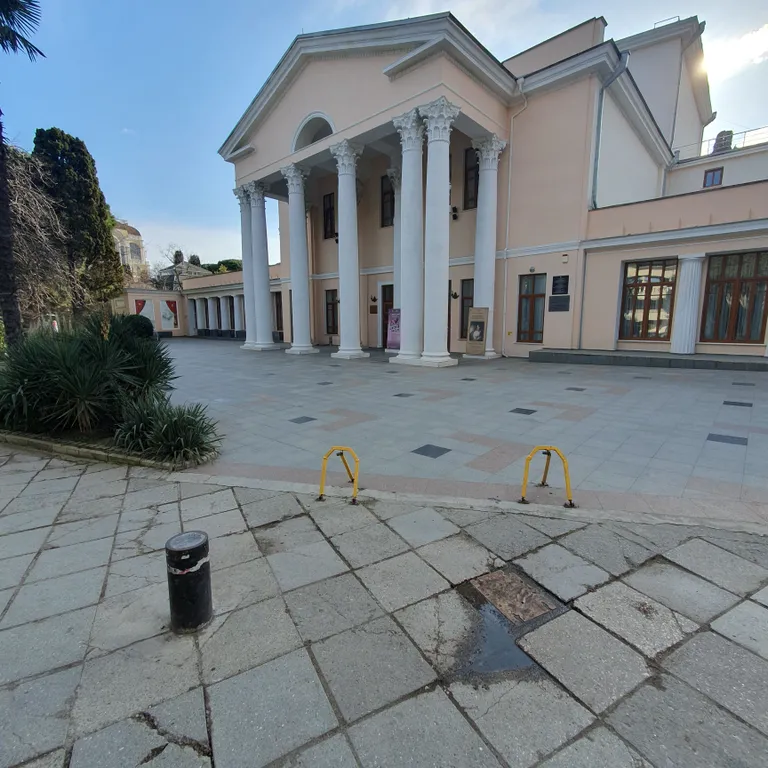 Квартира двухкомнатная на улице Заречной, 50 м², Ялта — фото 10