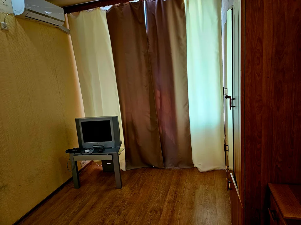 Квартира двухкомнатная на улице Заречной, 50 м², Ялта — фото 2