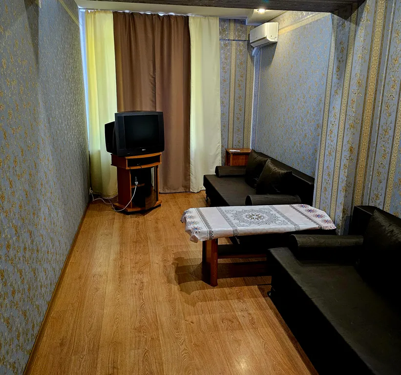 Квартира двухкомнатная на улице Заречной, 50 м², Ялта — фото 3