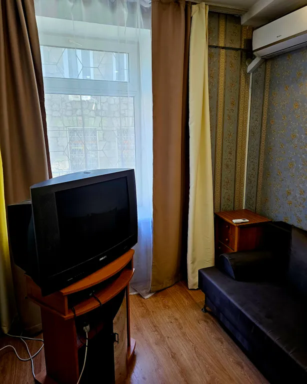 Квартира двухкомнатная на улице Заречной, 50 м², Ялта — фото 4