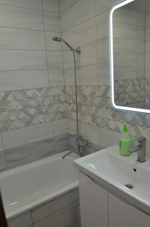 Квартира двухкомнатная в переулке Курортном, 56 м², Саки — фото 11