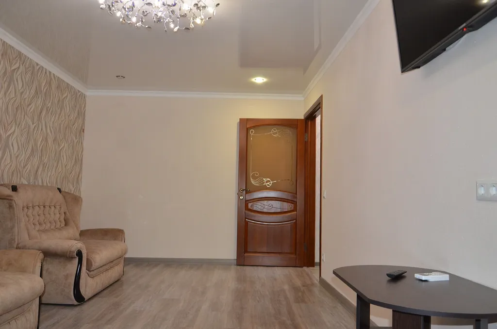 Квартира двухкомнатная в переулке Курортном, 56 м², Саки — фото 23