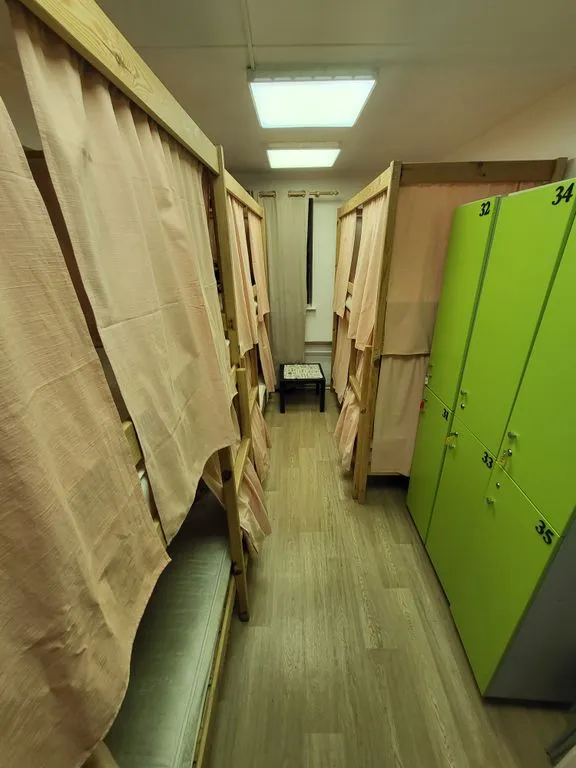 Четырёхместный номер койко-место в мужском четырехместном номере