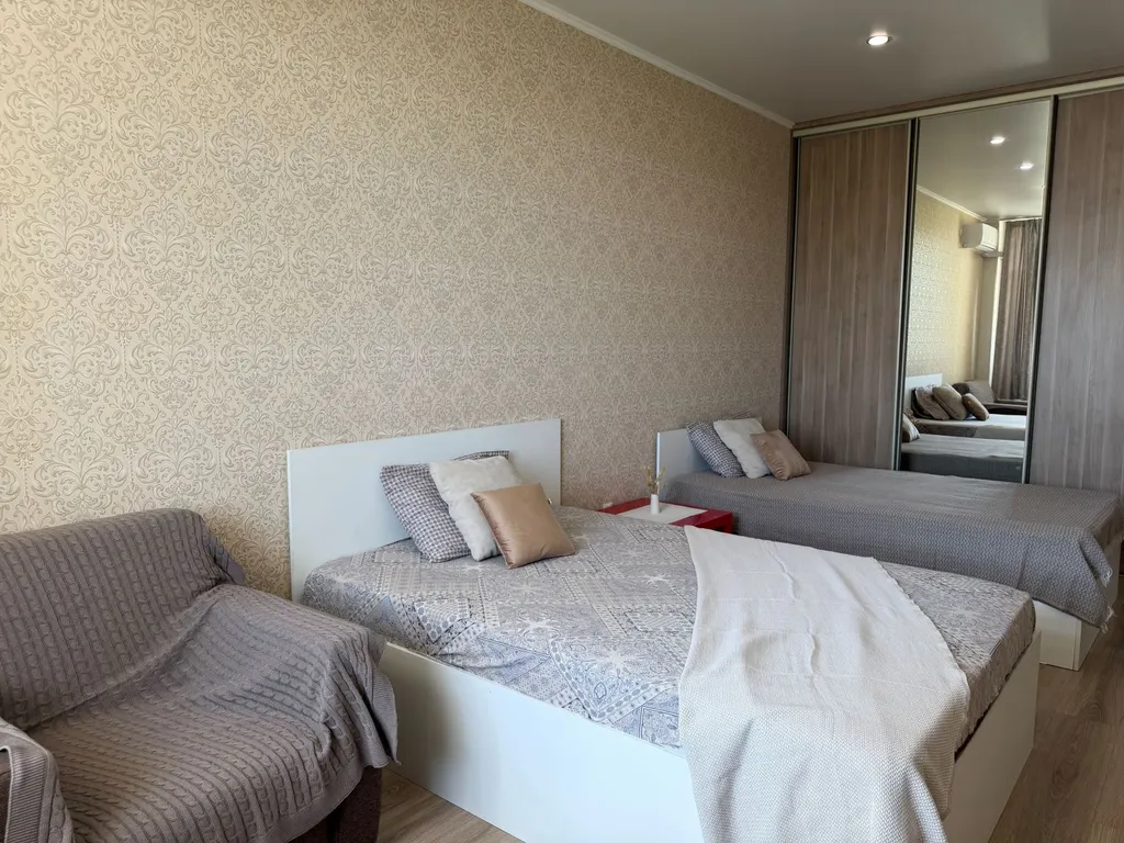 Квартира двухкомнатная в переулке Приозерном, 70 м², Новокуйбышевск — фото 2