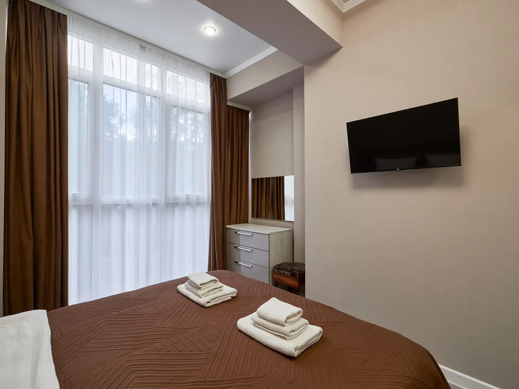 Квартира однокомнатная на улице Декабристове, 45 м², Кисловодск — спальня, фото 2