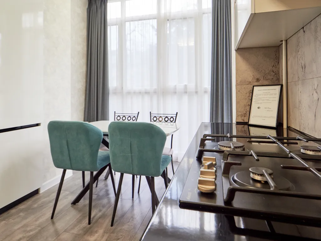 Квартира однокомнатная на улице Декабристове, 45 м², Кисловодск — кухня, фото 2