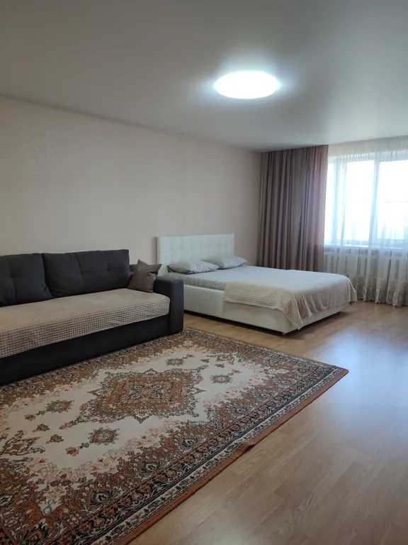 Квартира однокомнатная на бульваре Юности, 55 м², Чебоксары — спальня