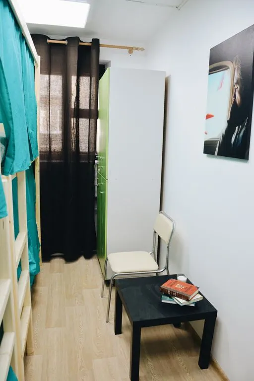 Четырёхместный номер койко-место в женском четырехместном номере с собственным умывальником