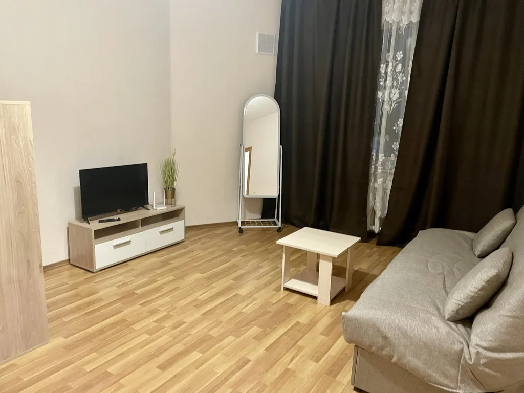 Квартира однокомнатная на улице Кузбасской Дивизии, 36 м², Псков — спальня