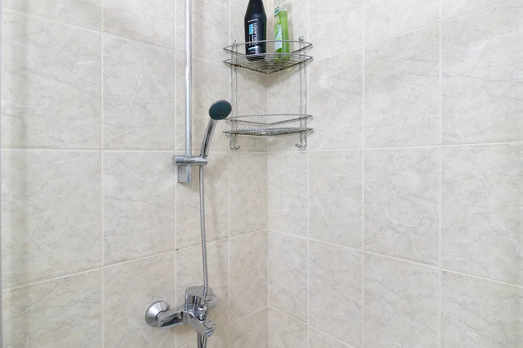 Студия однокомнатная на улице Энтузиастове, 25 м², Петрозаводск — ванная комната, фото 3