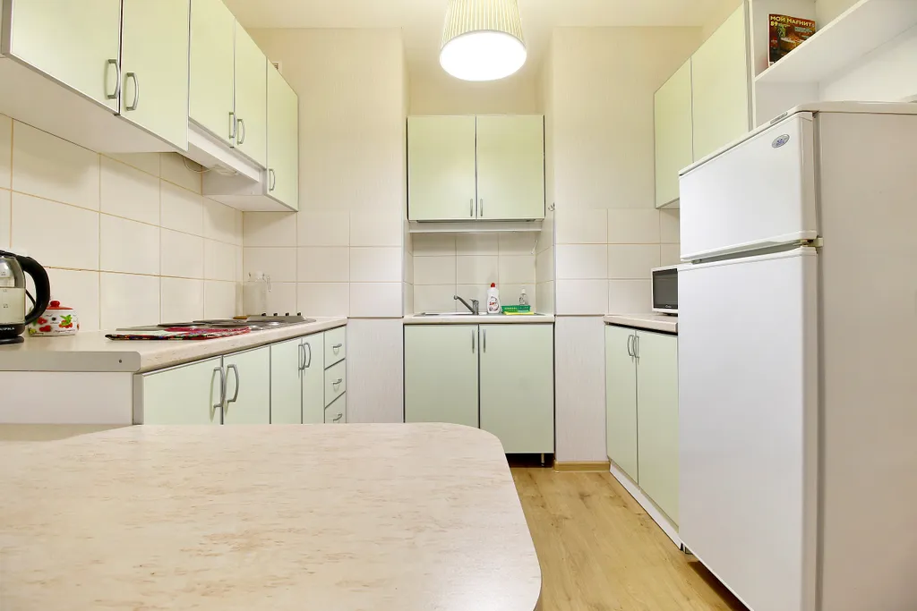 Студия однокомнатная на улице Энтузиастове, 25 м², Петрозаводск — кухня, фото 2