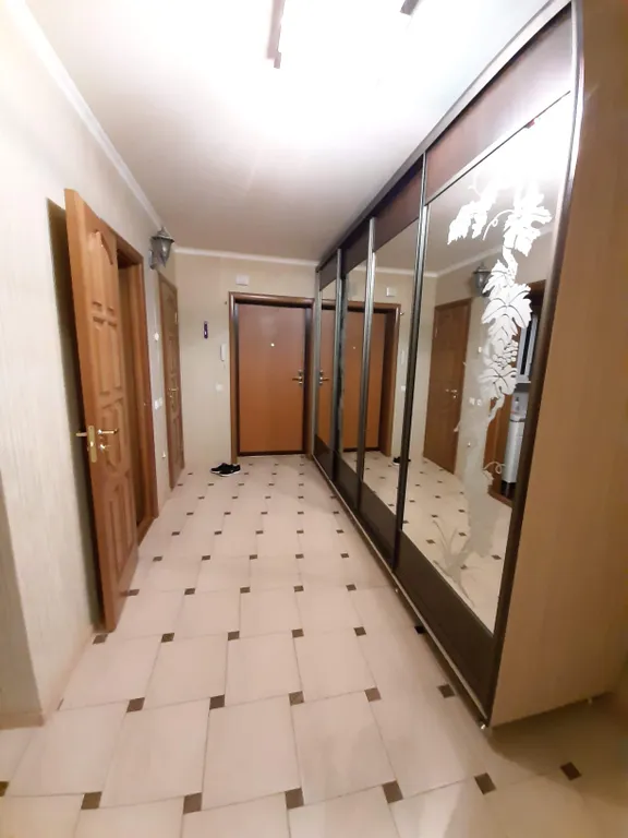 Квартира двухкомнатная на улице Федора Гладкова, 70 м², Чебоксары — фото 2