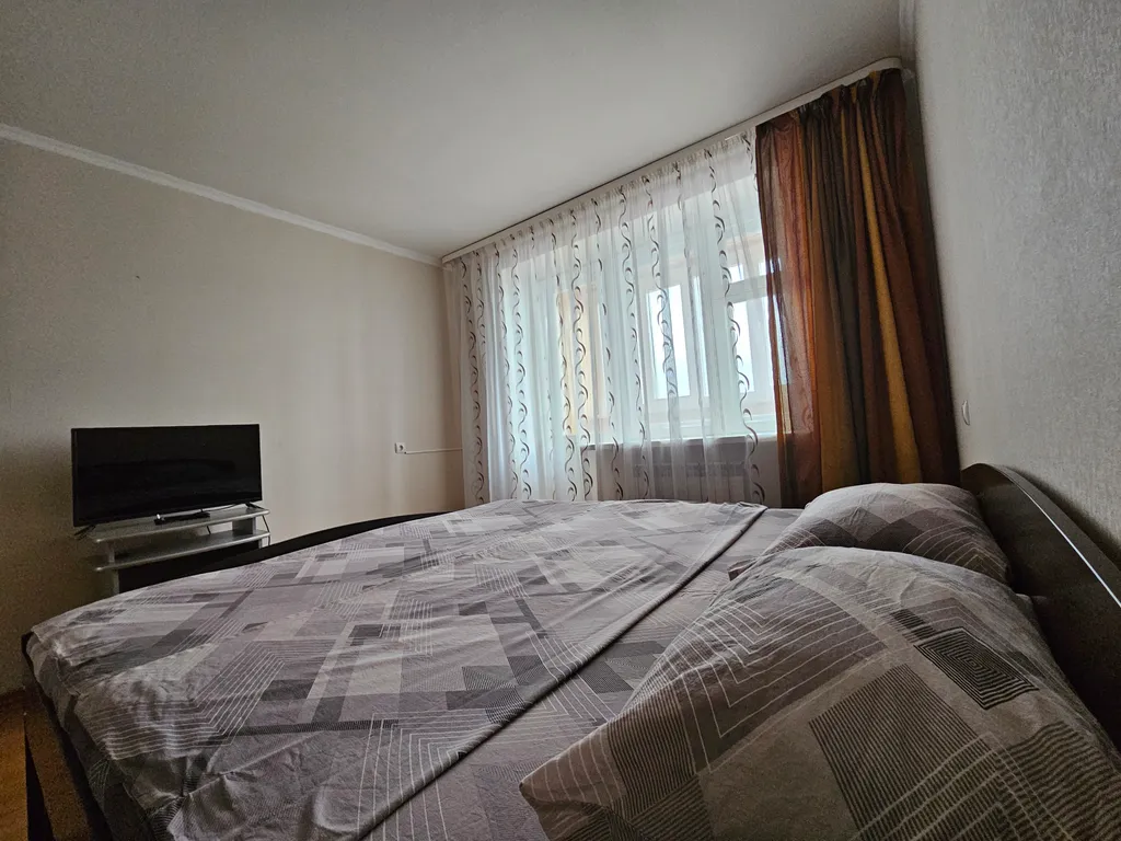 Квартира двухкомнатная на улице Федора Гладкова, 70 м², Чебоксары — фото 9