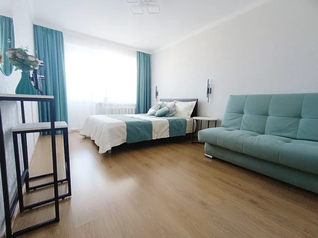 Квартира однокомнатная на проспекте Тракторостроителее, 36 м², Чебоксары — спальня, фото 3