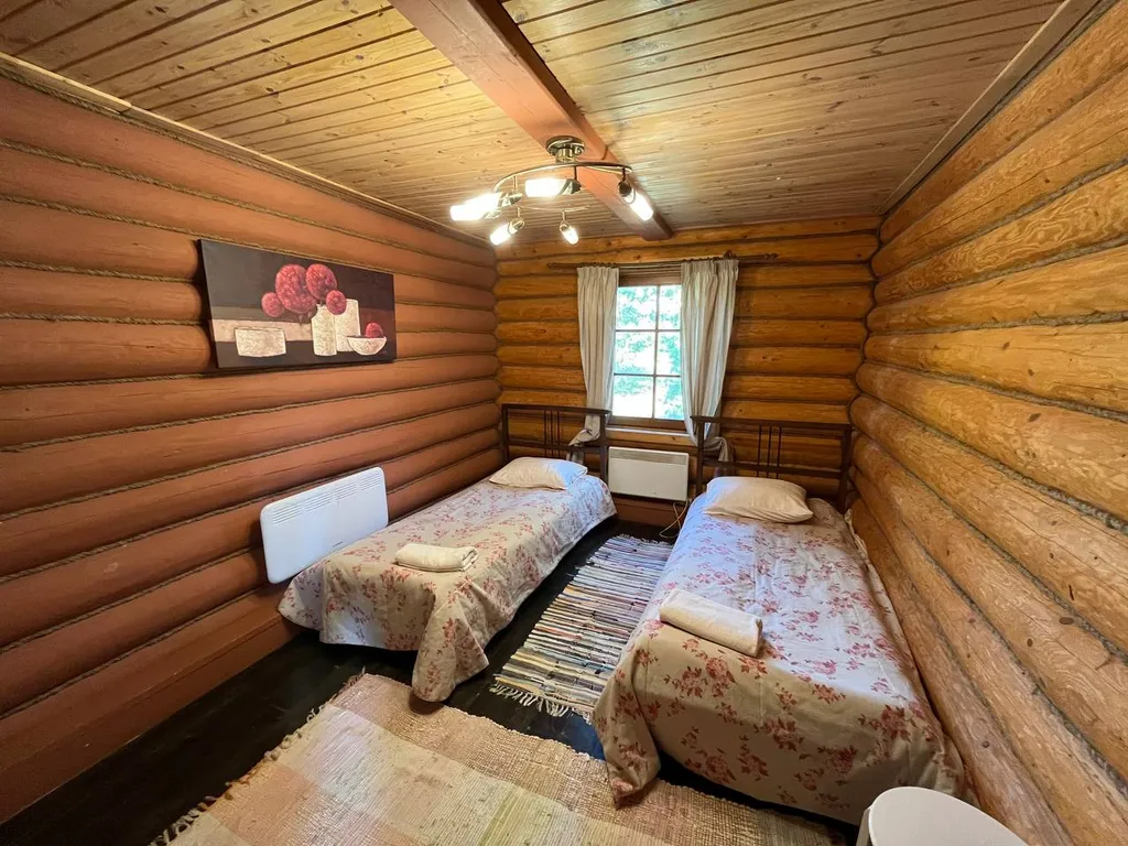 Дом четырехместный у озера