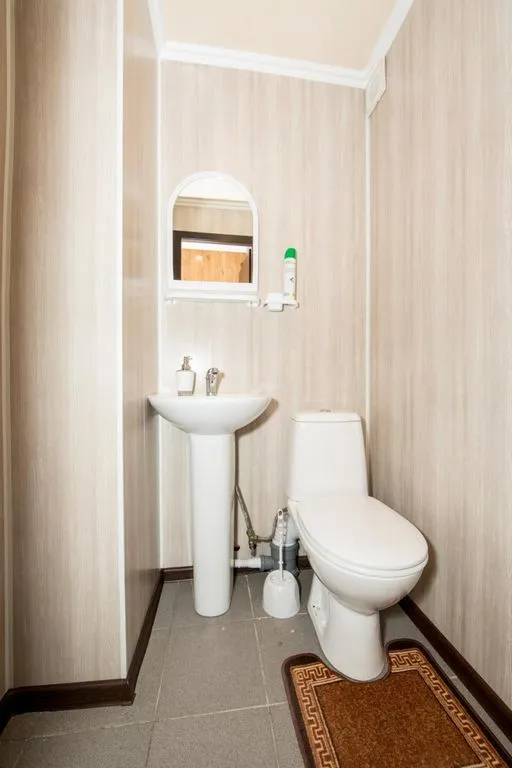 Двухместный номер с 2 отдельными кроватями эконом с общей ванной комнатой