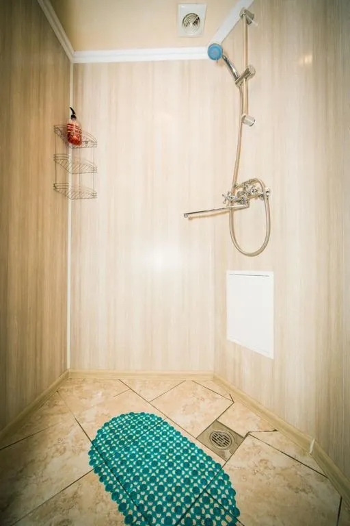 Двухместный номер с 2 отдельными кроватями эконом с общей ванной комнатой