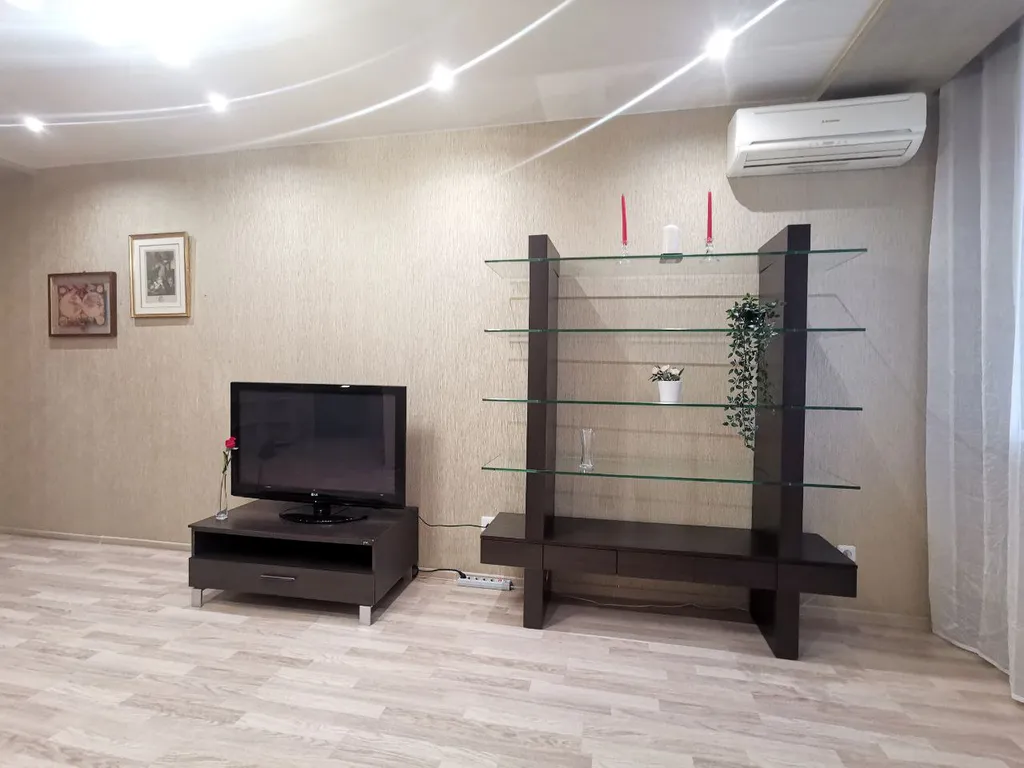 Квартира двухкомнатная в Самарском, 70 м², Самара — спальня, фото 8