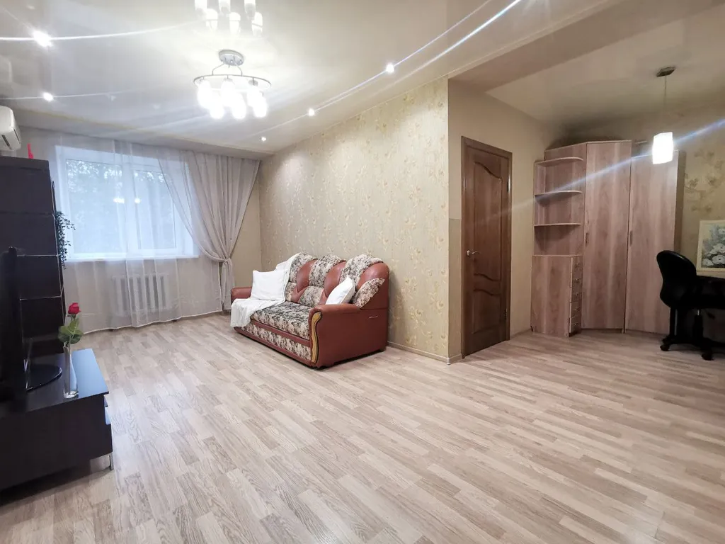 Квартира двухкомнатная в Самарском, 70 м², Самара — спальня, фото 9