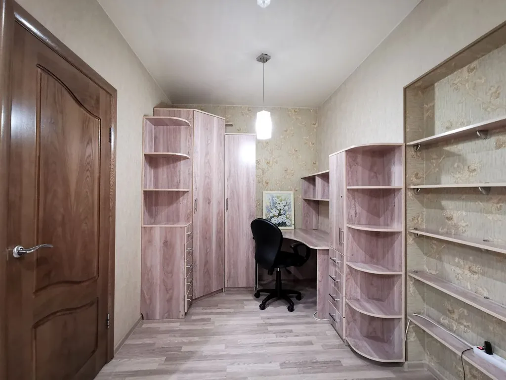 Квартира двухкомнатная в Самарском, 70 м², Самара — спальня, фото 10