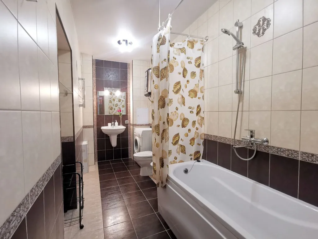 Квартира двухкомнатная в Самарском, 70 м², Самара — ванная комната