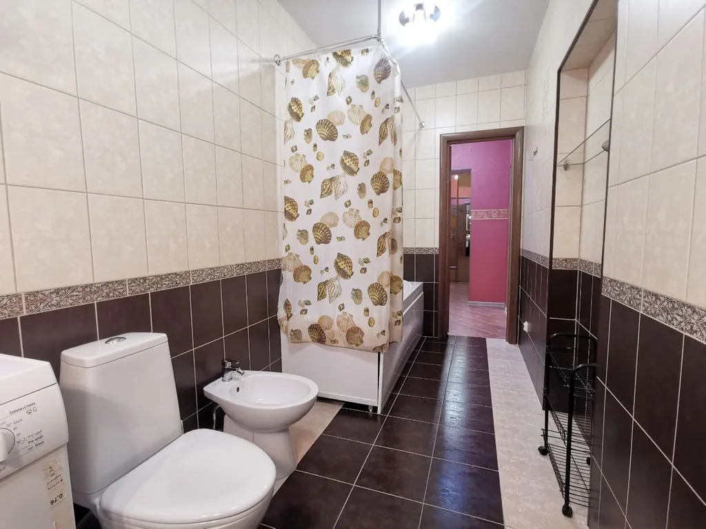 Квартира двухкомнатная в Самарском, 70 м², Самара — ванная комната, фото 2