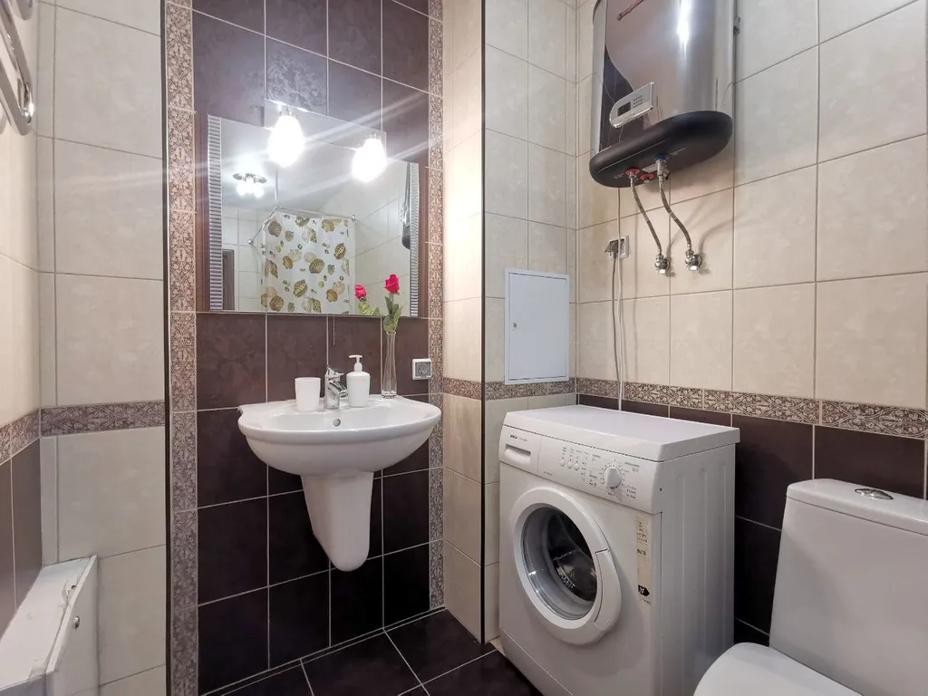 Квартира двухкомнатная в Самарском, 70 м², Самара — ванная комната, фото 3