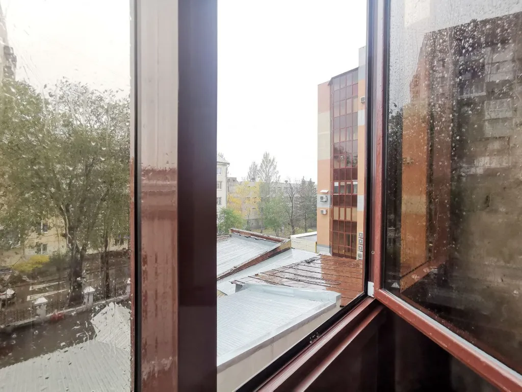 Квартира двухкомнатная в Самарском, 70 м², Самара — вид из окна, фото 2